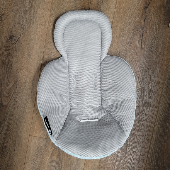 Mamaroo Infant Insert - Picture 2 of 2